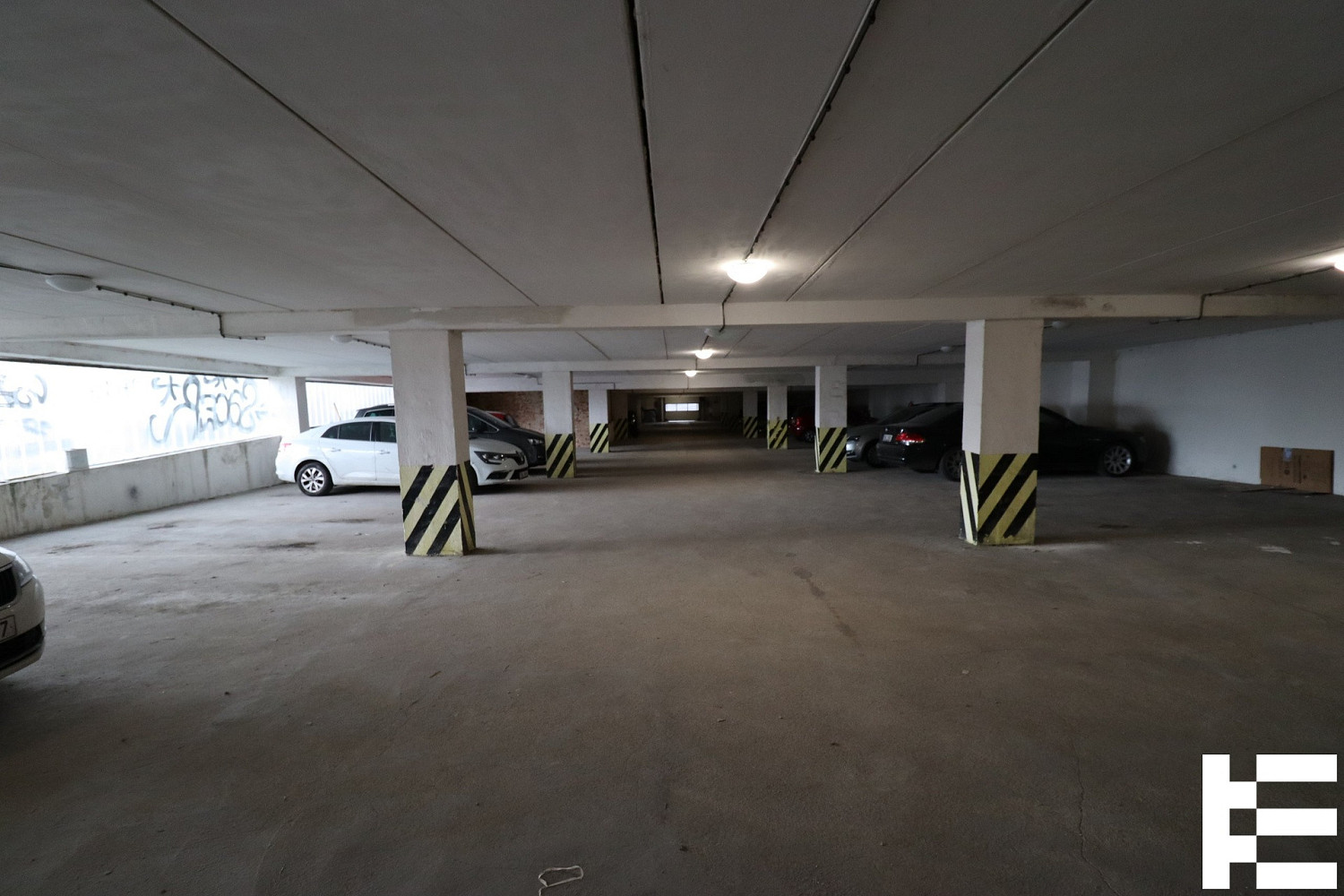 Soubor 32 podzemních parkovacích stání ul K otočce Praha Modřany - More