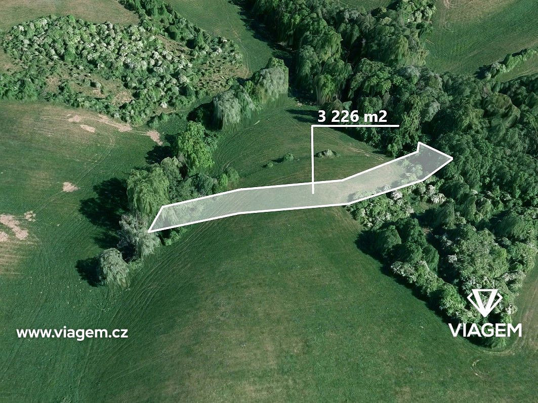 Prodej pole 1 613 m²
