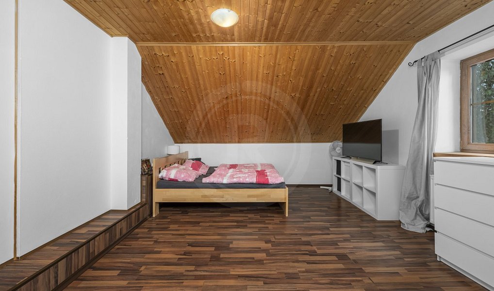 Prodej domu 125 m² s pozemkem 1 061 m², Hůry – náhled fotky 32