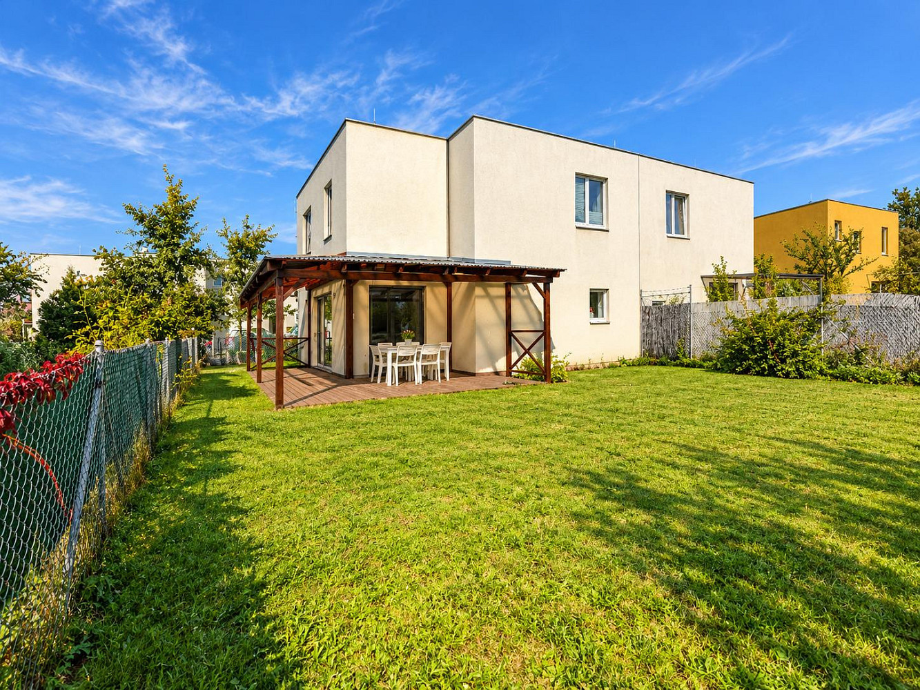 Pronájem domu 115 m² s pozemkem 296 m²