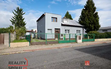 Prodej domu 160 m² s pozemkem 812 m², Jirny, okres Praha-východ