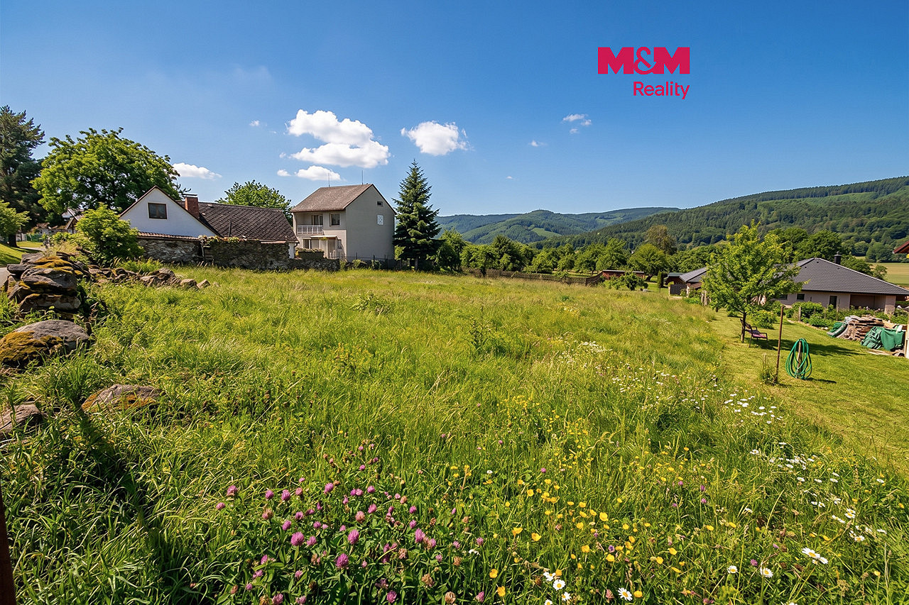 Prodej stavebního pozemku 1 112 m²