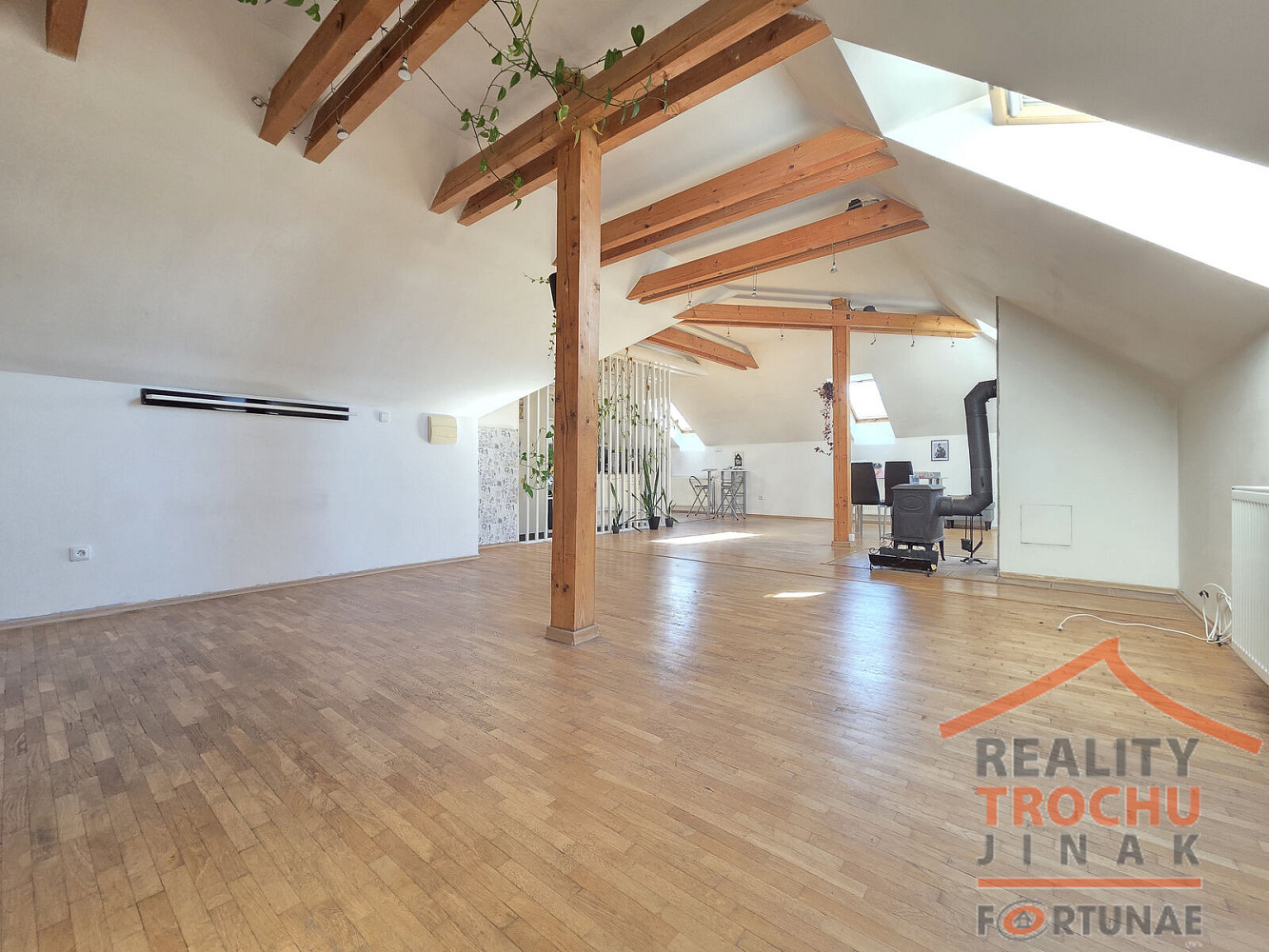 Prodej domu 230 m² s pozemkem 80 m² – fotografie 2