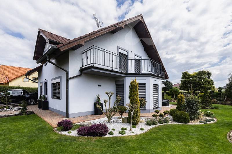 Prodej domu 195 m² s pozemkem 750 m²