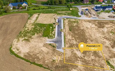 Prodej stavebního pozemku 1 288 m², Komárov, okres Olomouc