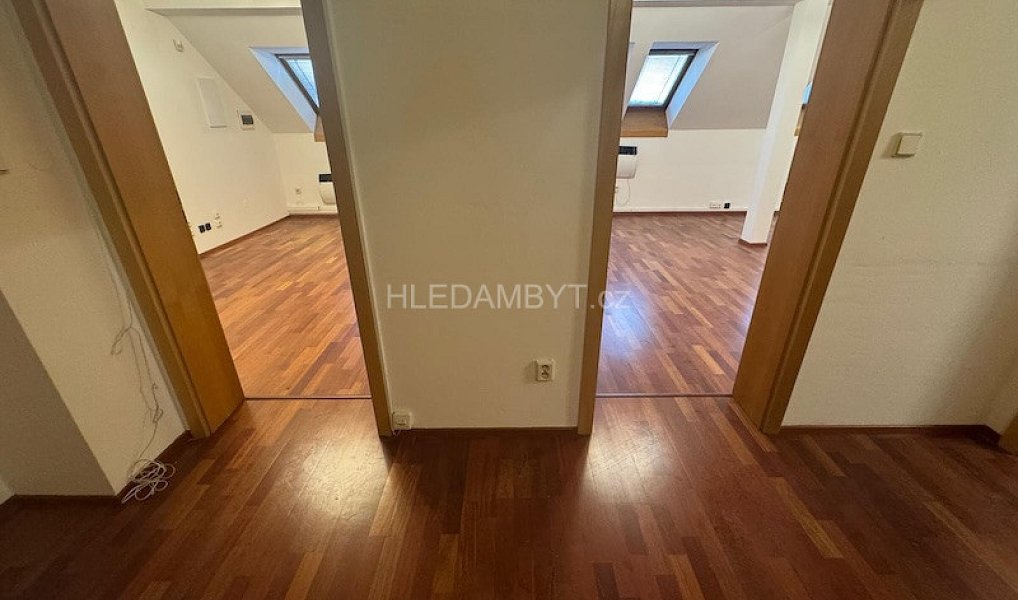 Pronájem bytu 2+1 76 m², Praha – náhled fotky 12