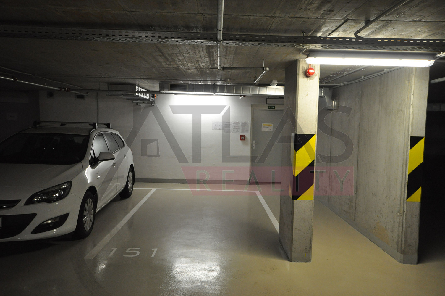 Pronájem bezpečného garážového stání, kloboučnická ulice, praha 4 nusle — photo 3