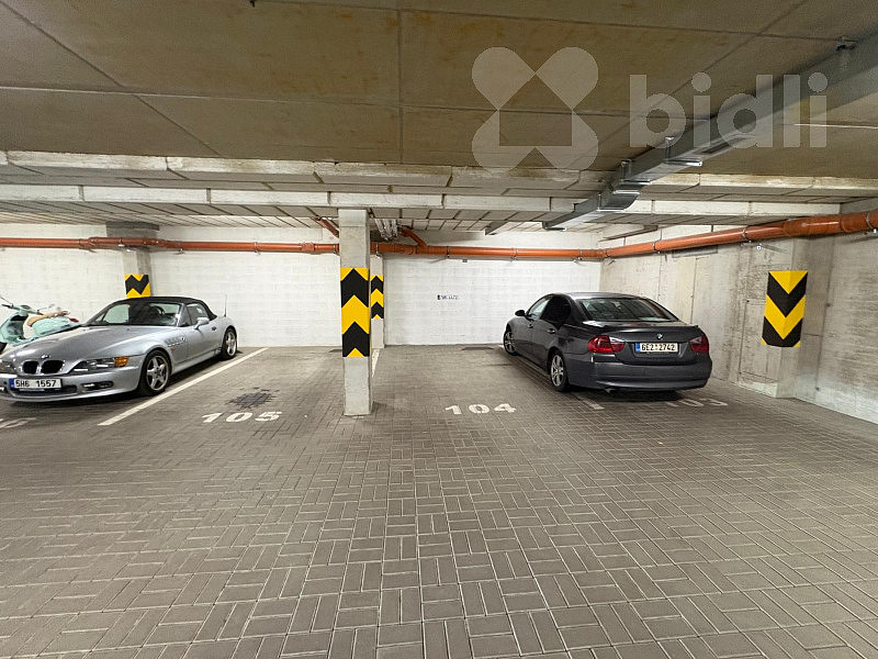 Prodej garážového stání, Pardubice, Východní ulice – fotografie 3
