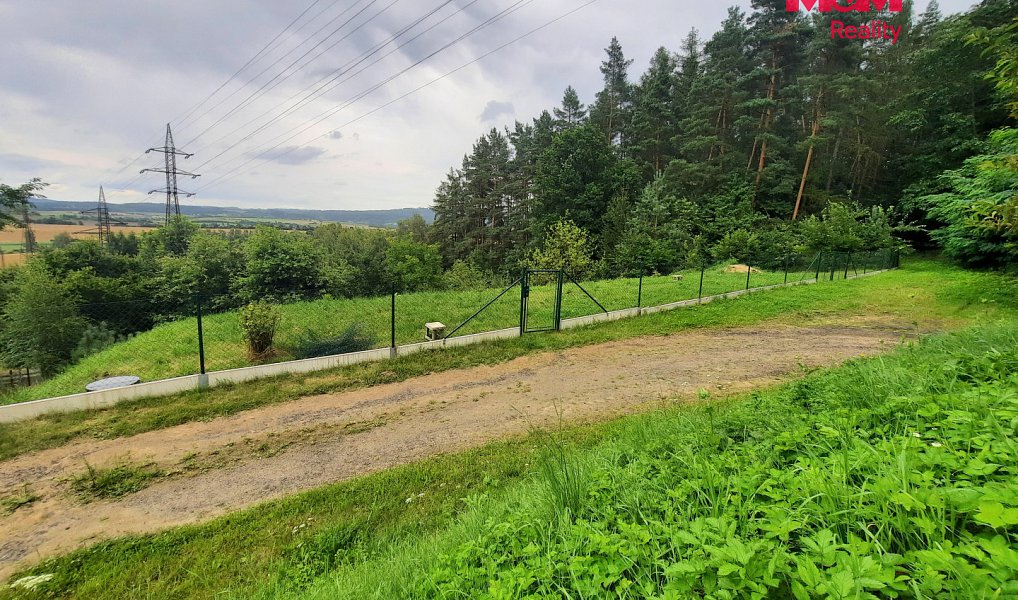 Prodej stavebního pozemku 2 948 m², Újezd pod Troskami – náhled fotky 2