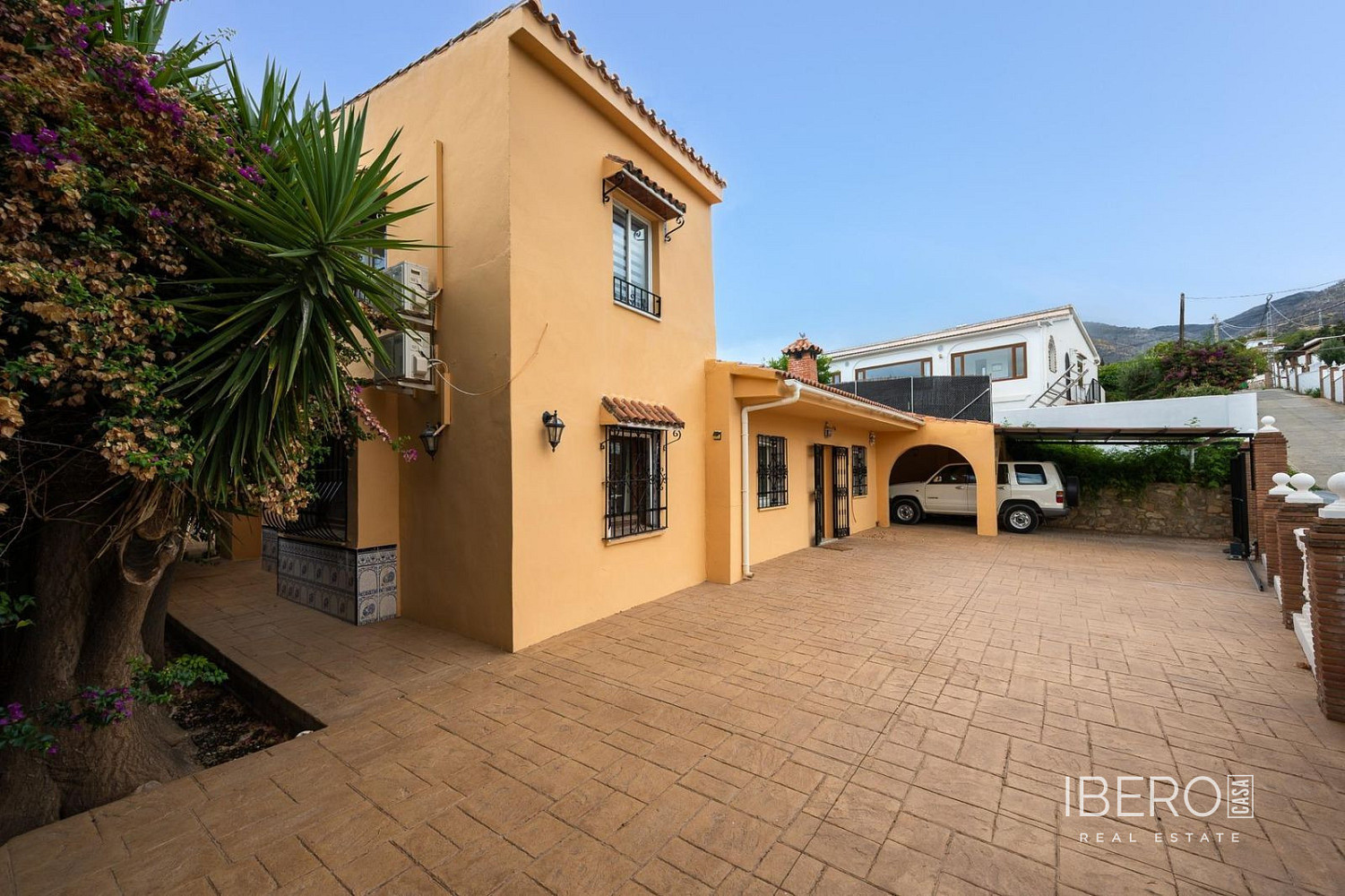 Prodej domu 235 m² s pozemkem 861 m² — photo 2