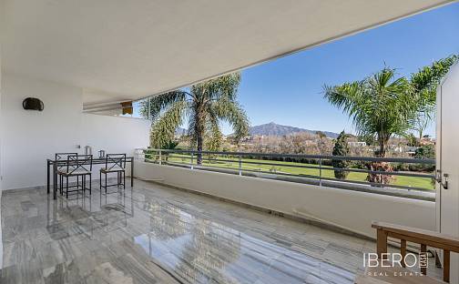 Prodej bytu 4+kk 172 m², Guadalmina Baja, Španělsko