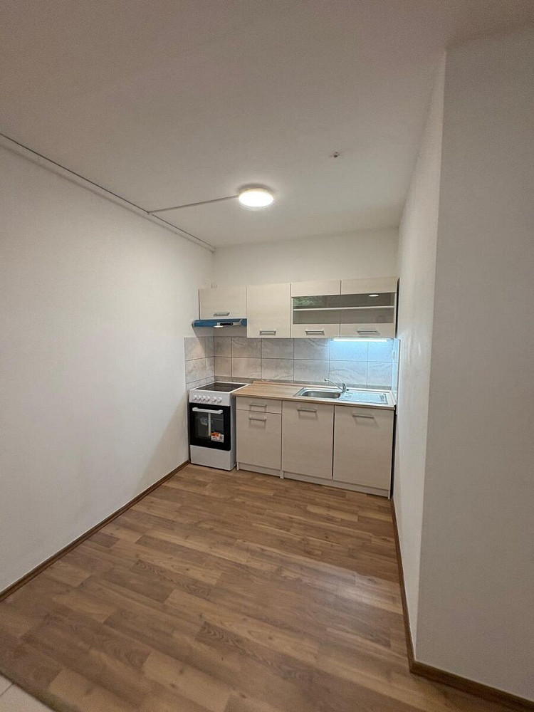 Pronájem bytu 1+kk 16 m² – fotografie 3