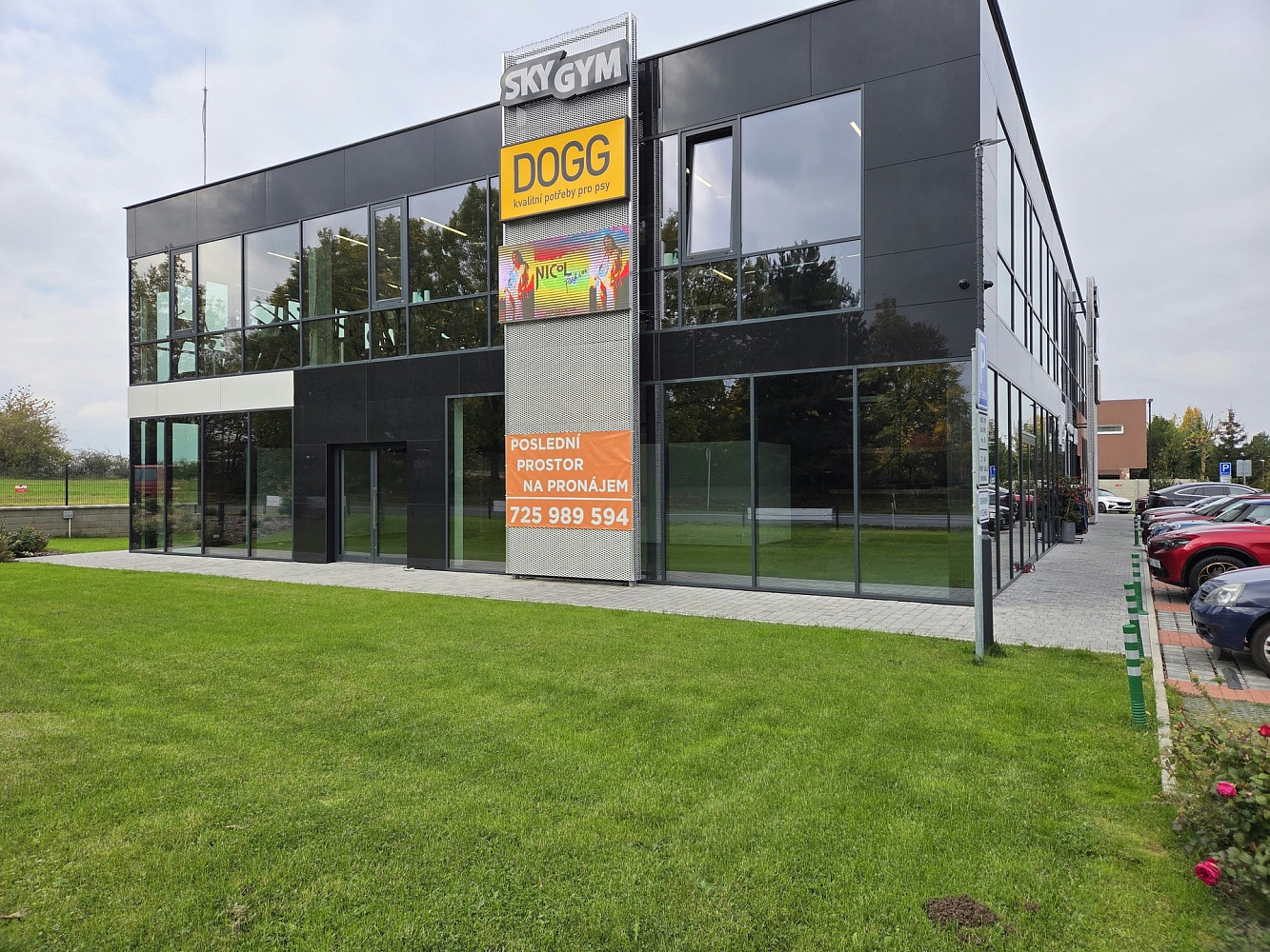 Pronájem obchodních prostor 191 m²