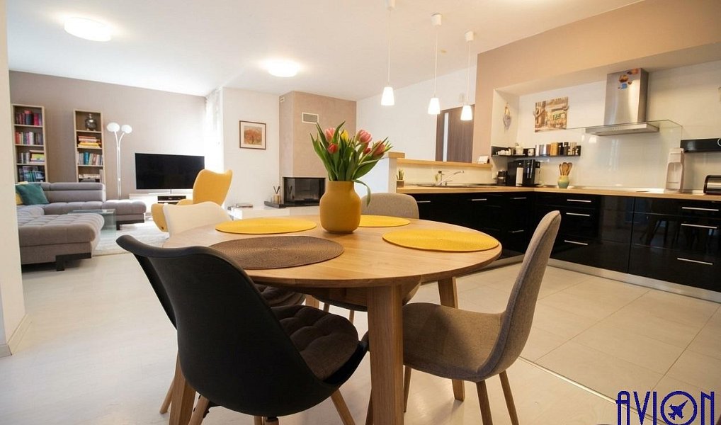 Pronájem domu 142 m² s pozemkem 347 m², Praha – náhled fotky 2