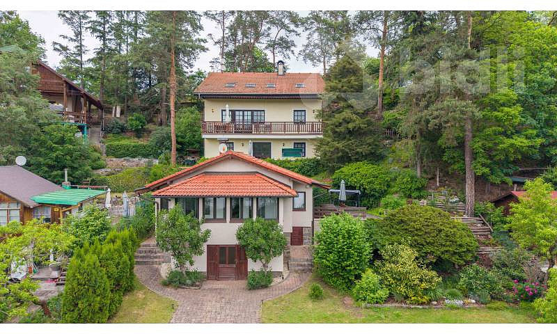 Prodej domu 319 m² s pozemkem 1 961 m²