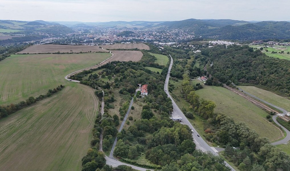 Prodej komerčního pozemku 23 750 m², Beroun – náhled fotky 15