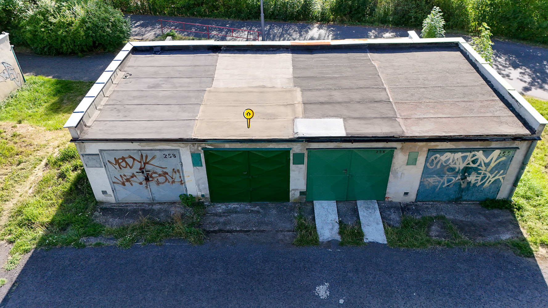 Prodej zděné garáže 18m² Klášterec nad Ohří, ul. Kpt. Jaroše – pohled 2