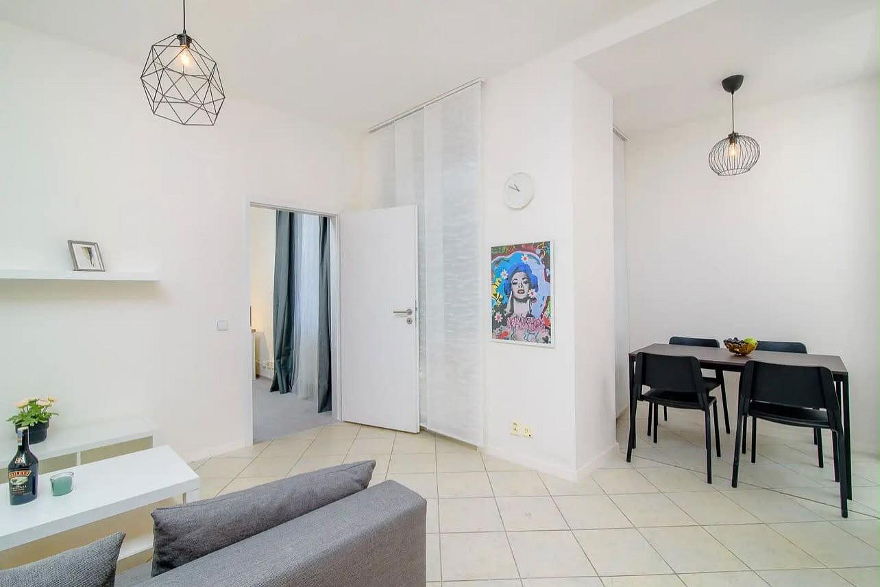 Pronájem bytu 2+kk 45 m² – fotografie 2