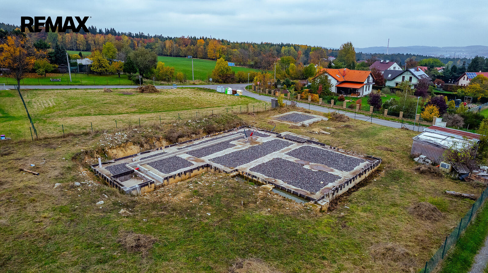 Prodej stavebního pozemku 2 999 m² – fotografie 4