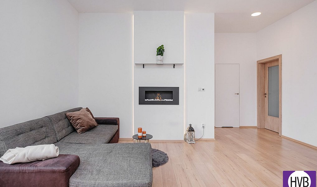 Prodej bytu 2+1 64 m², Králův Dvůr – náhled fotky 3