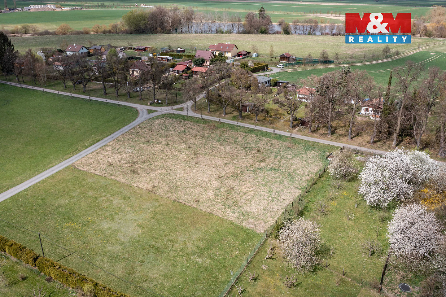 Prodej stavebního pozemku 2 692 m² – fotografie 2