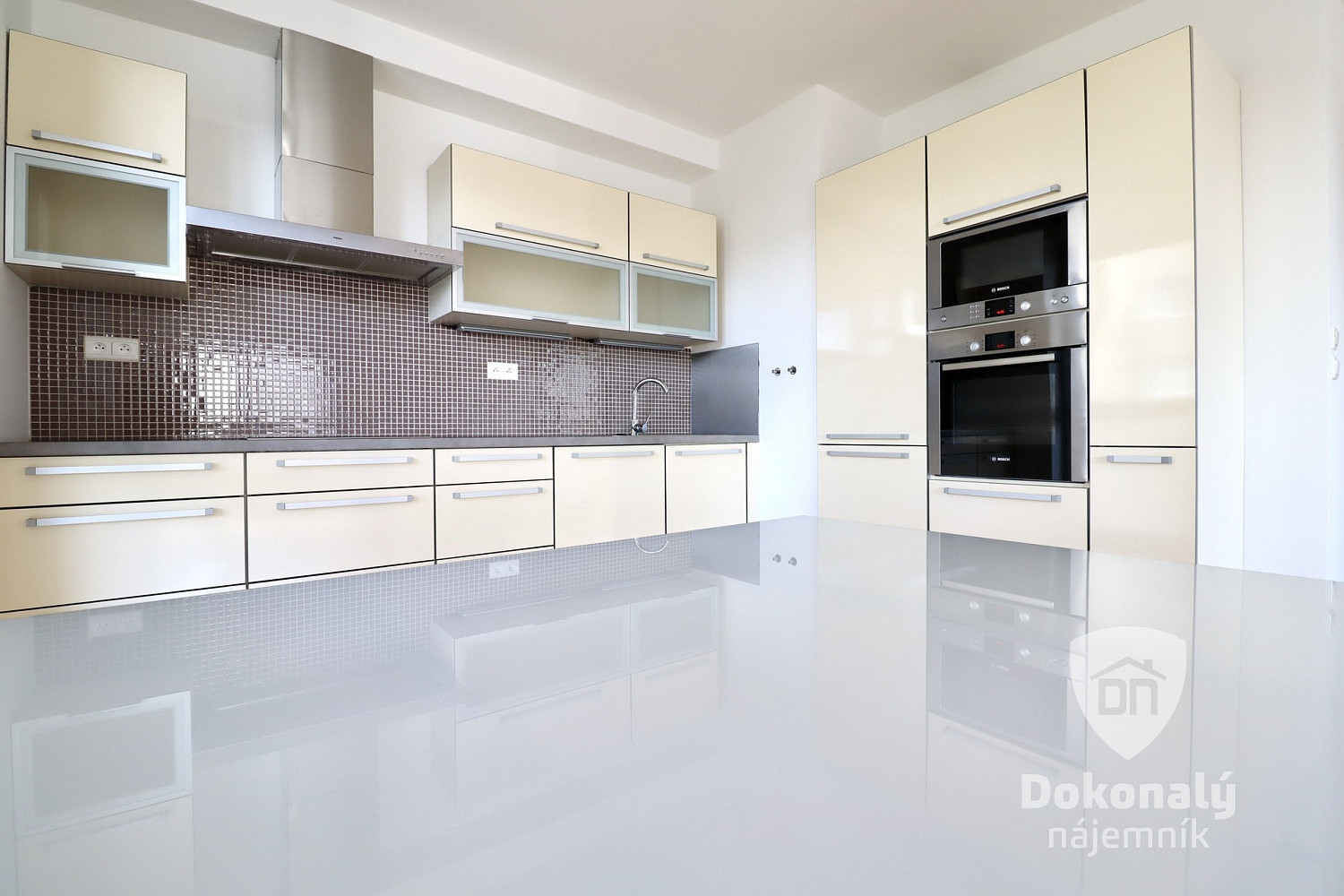 Pronájem bytu 2+kk 67 m² – fotografie 4