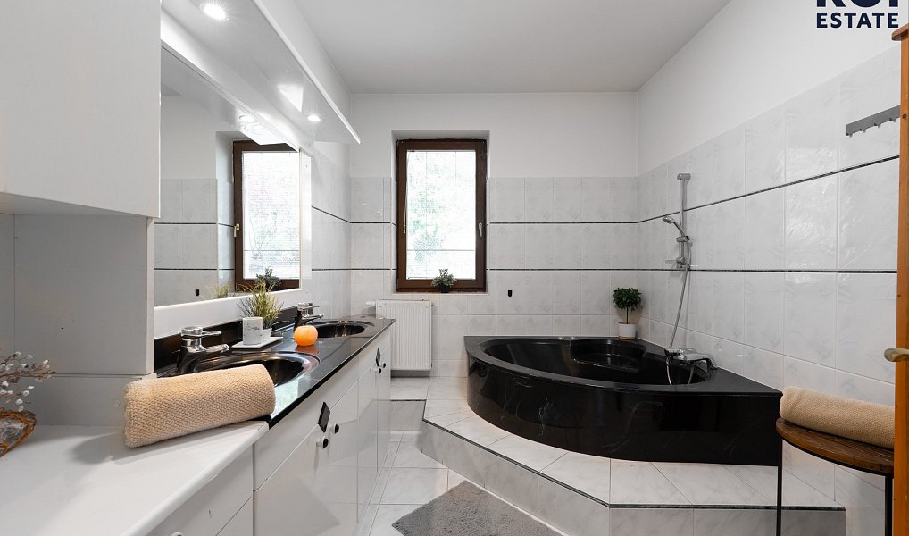 Prodej domu 385 m² s pozemkem 3 509 m², Ochoz u Brna – náhled fotky 17