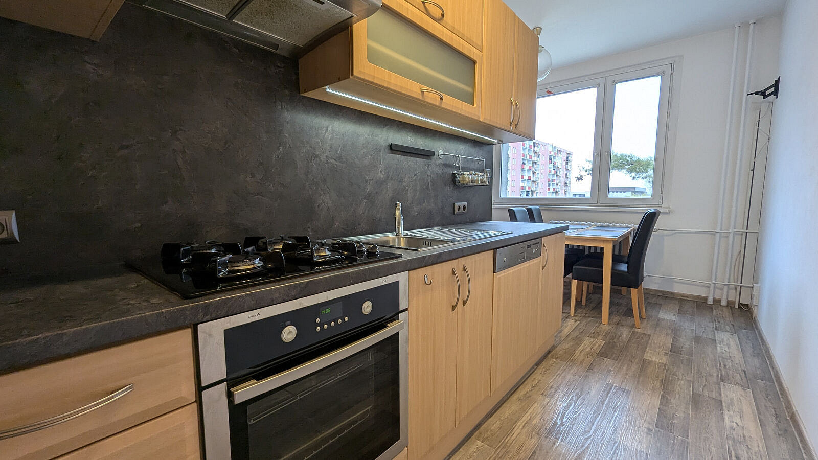 Pronájem bytu 3+1 72 m² – fotografie 3