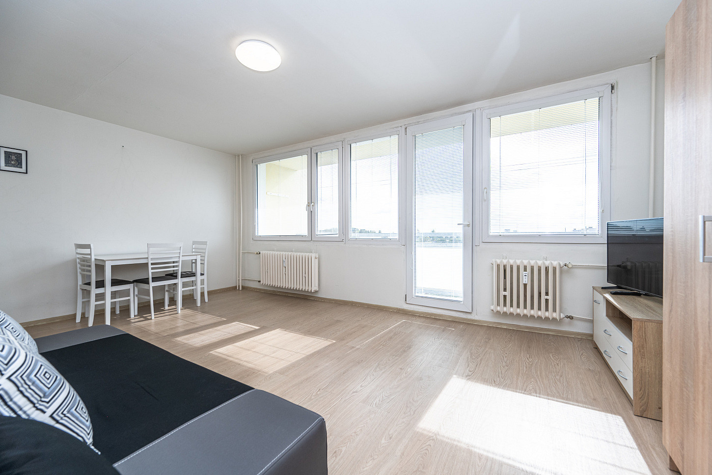 Prodej bytu 1+kk 33 m² – fotografie 3