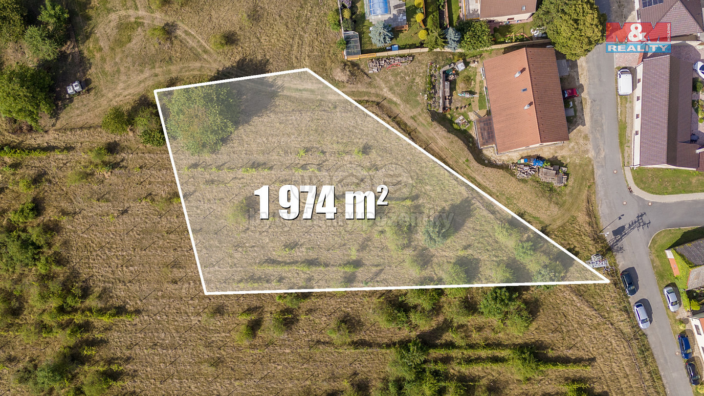Prodej stavebního pozemku 1 974 m², Chrást