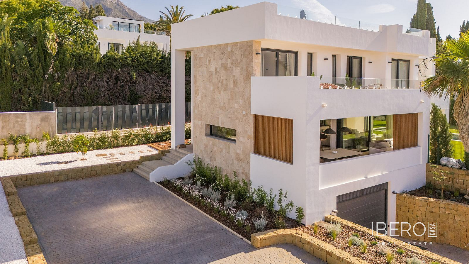 Prodej domu 465 m² s pozemkem 1 102 m²