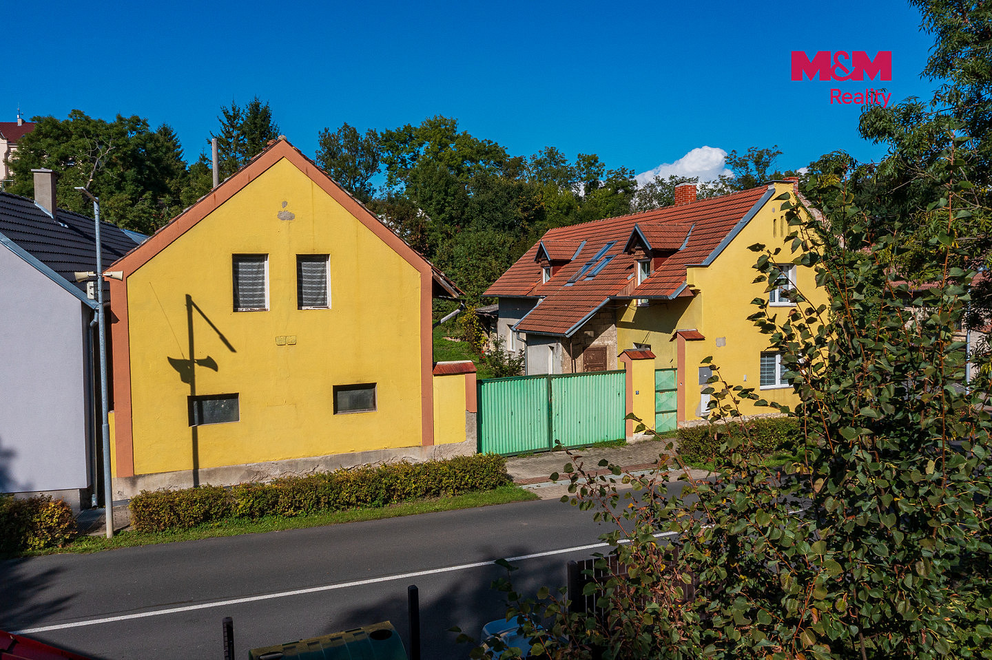 Prodej domu 240 m² s pozemkem 1 012 m² – fotografie 2