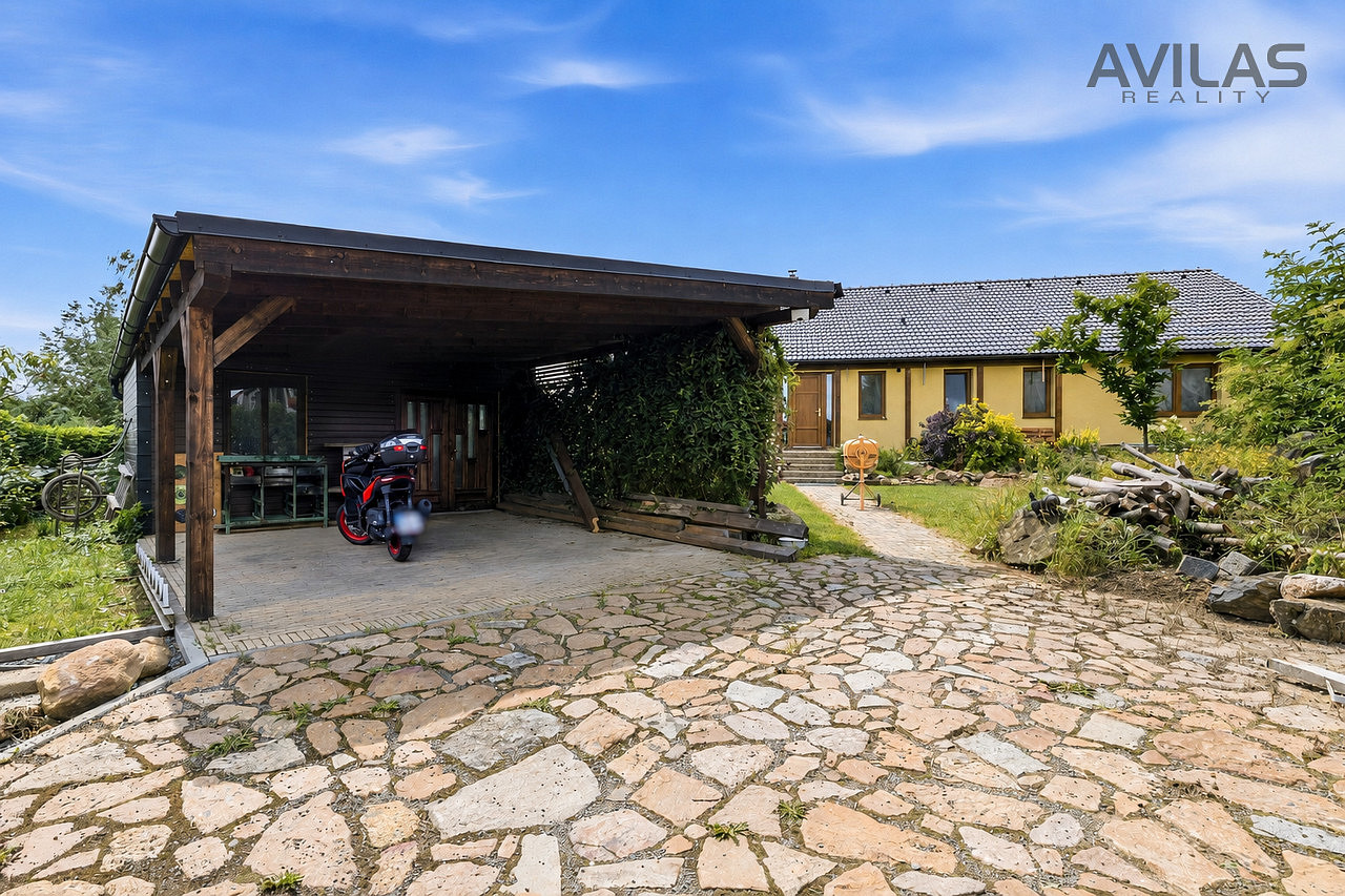 Prodej domu 184 m² s pozemkem 2 893 m² – fotografie 2