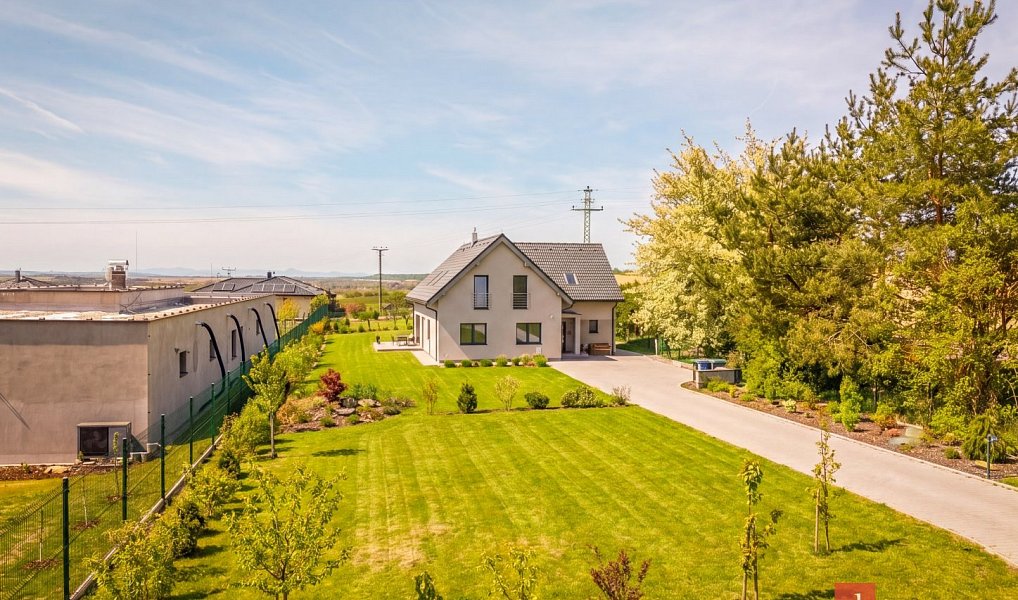 Prodej stavebního pozemku 2 357 m², Střemy – náhled fotky 25