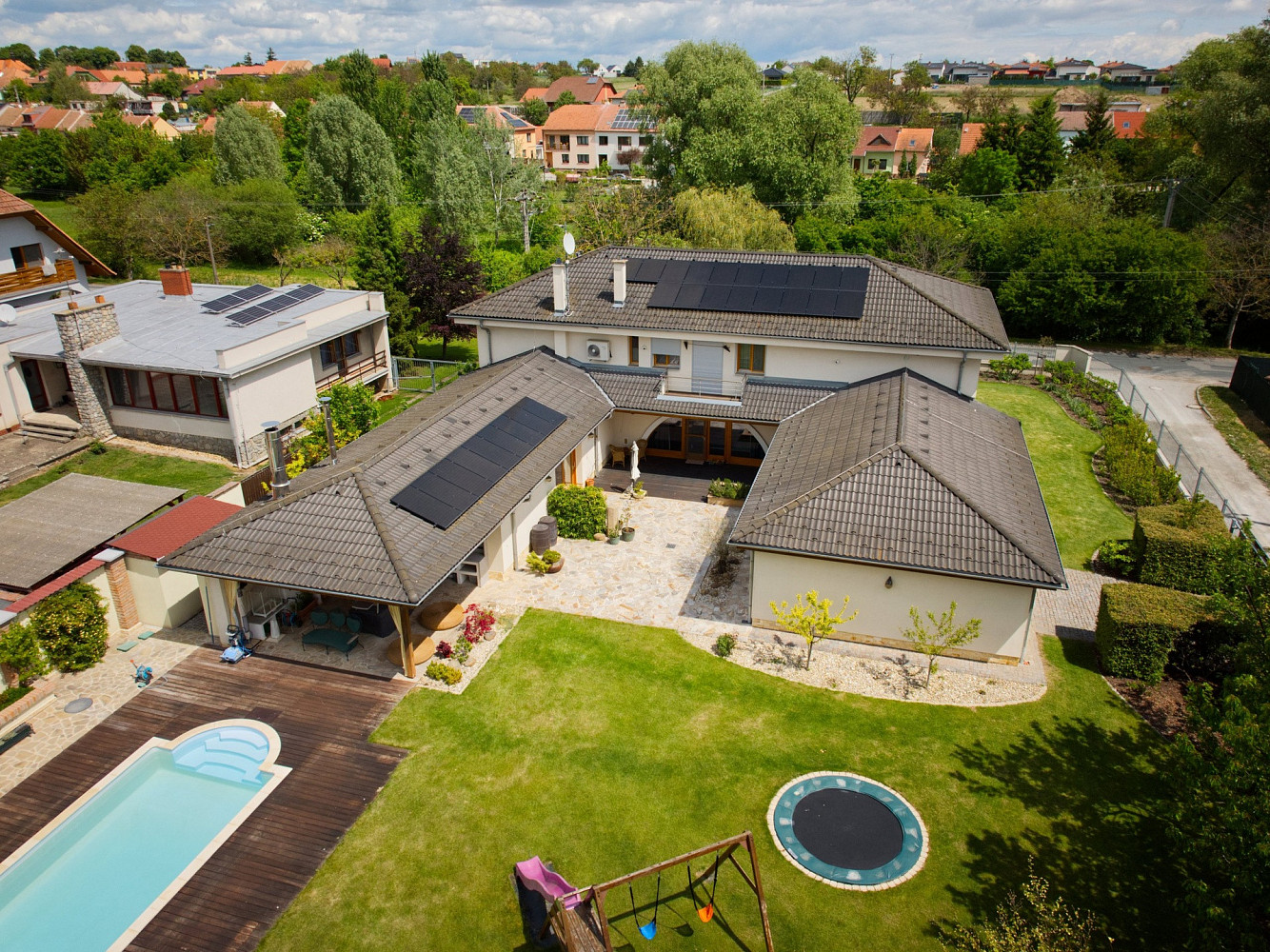 Prodej domu 376 m² s pozemkem 2 273 m² – fotografie 2