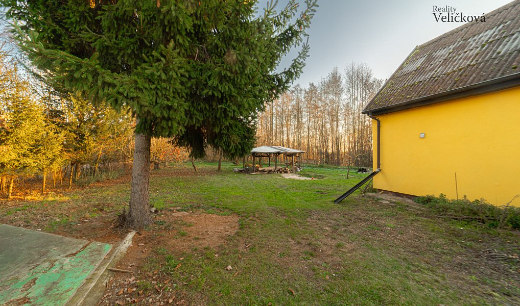 Prodej stavebního pozemku 1 291 m², Stěžery – náhled fotky 9