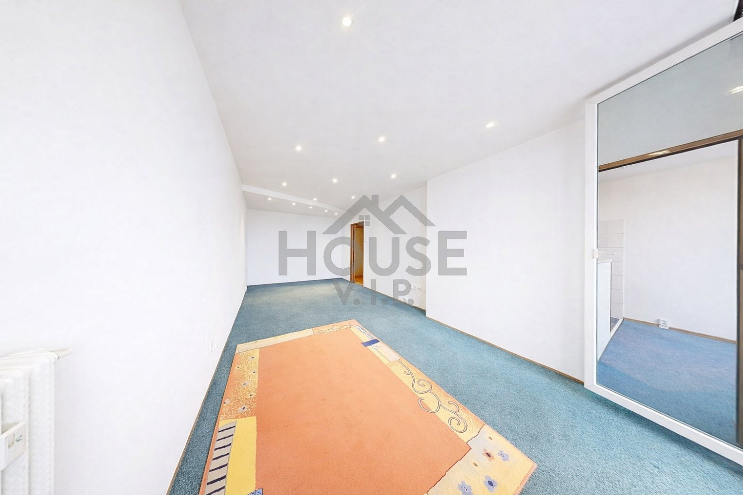 Prodej bytu 2+1 65 m² — photo 2