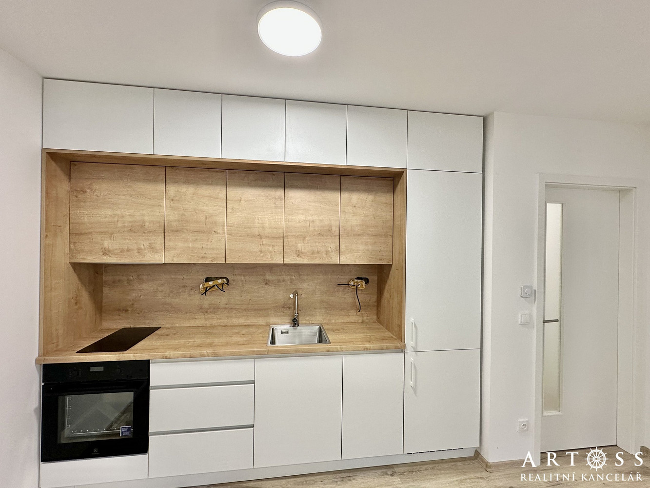 Pronájem bytu 1+kk 29 m² – fotografie 4