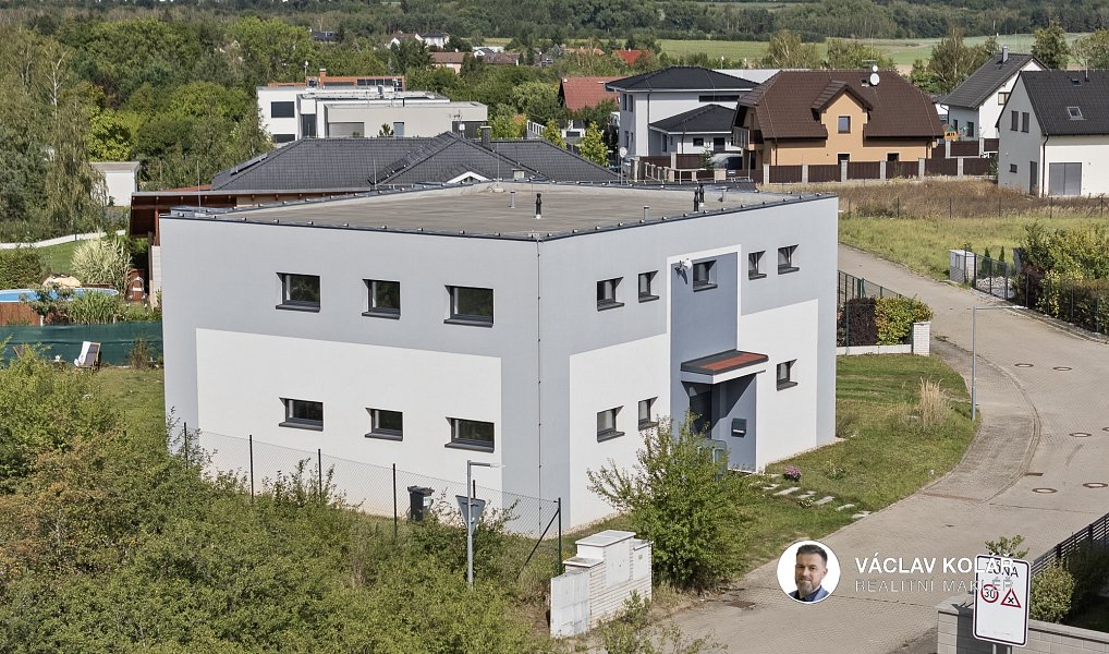 Prodej domu 338 m² s pozemkem 816 m², Horoušany – náhled fotky 45