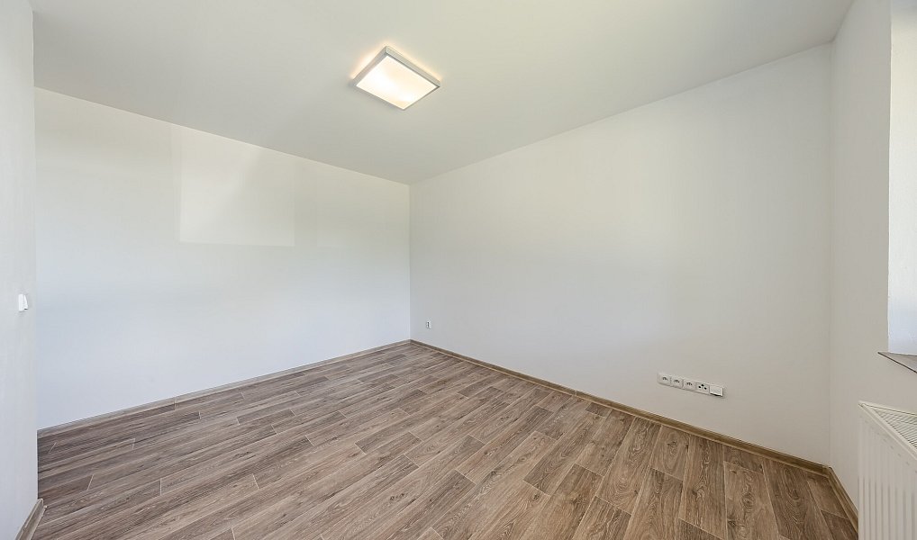Pronájem domu 175 m² s pozemkem 722 m², Kunovice – náhled fotky 11