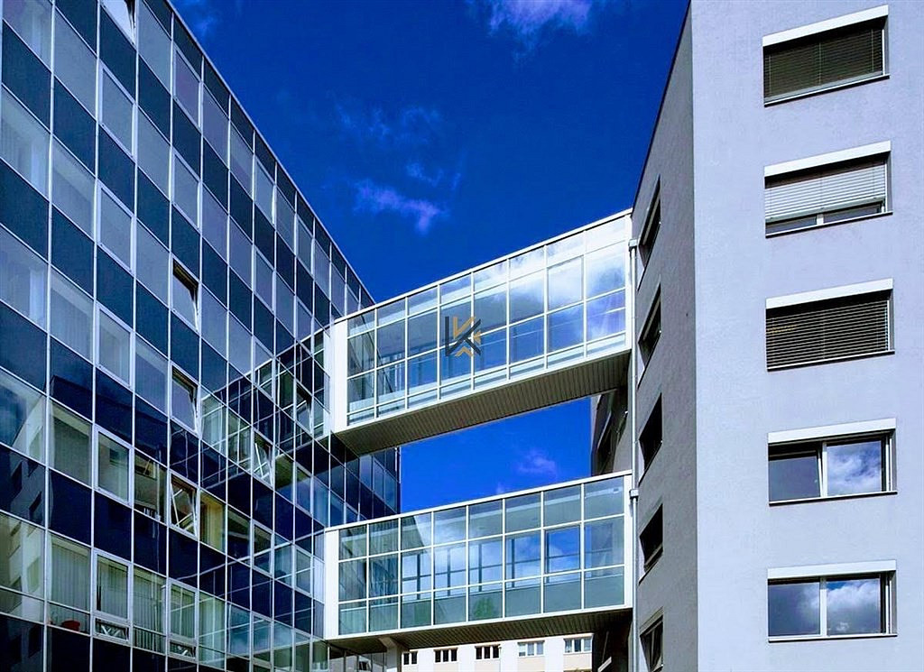 Pronájem kanceláře 183 m²