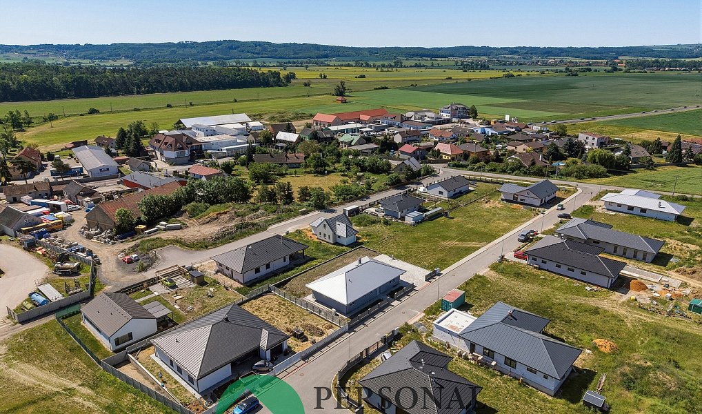 Prodej domu 200 m² s pozemkem 841 m², Sukorady – náhled fotky 8