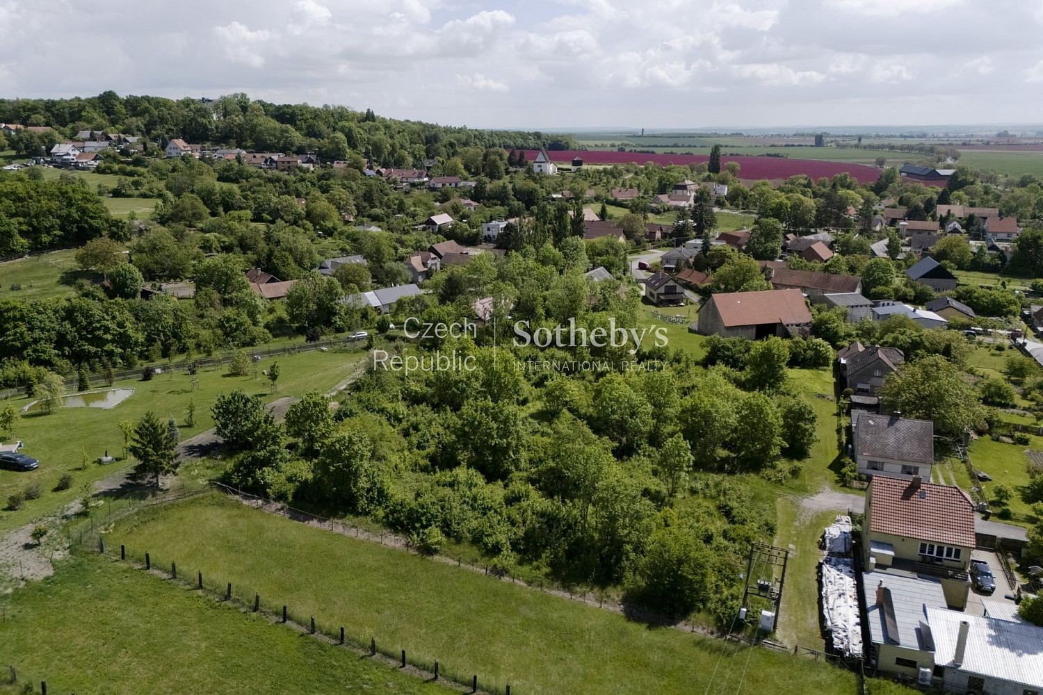 Prodej stavebního pozemku 9 322 m²