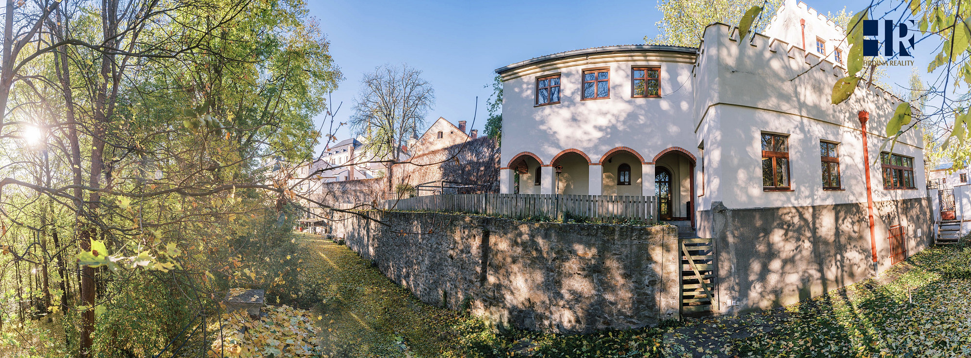 Prodej vily 200 m² s pozemkem 1 475 m² - Widok 4
