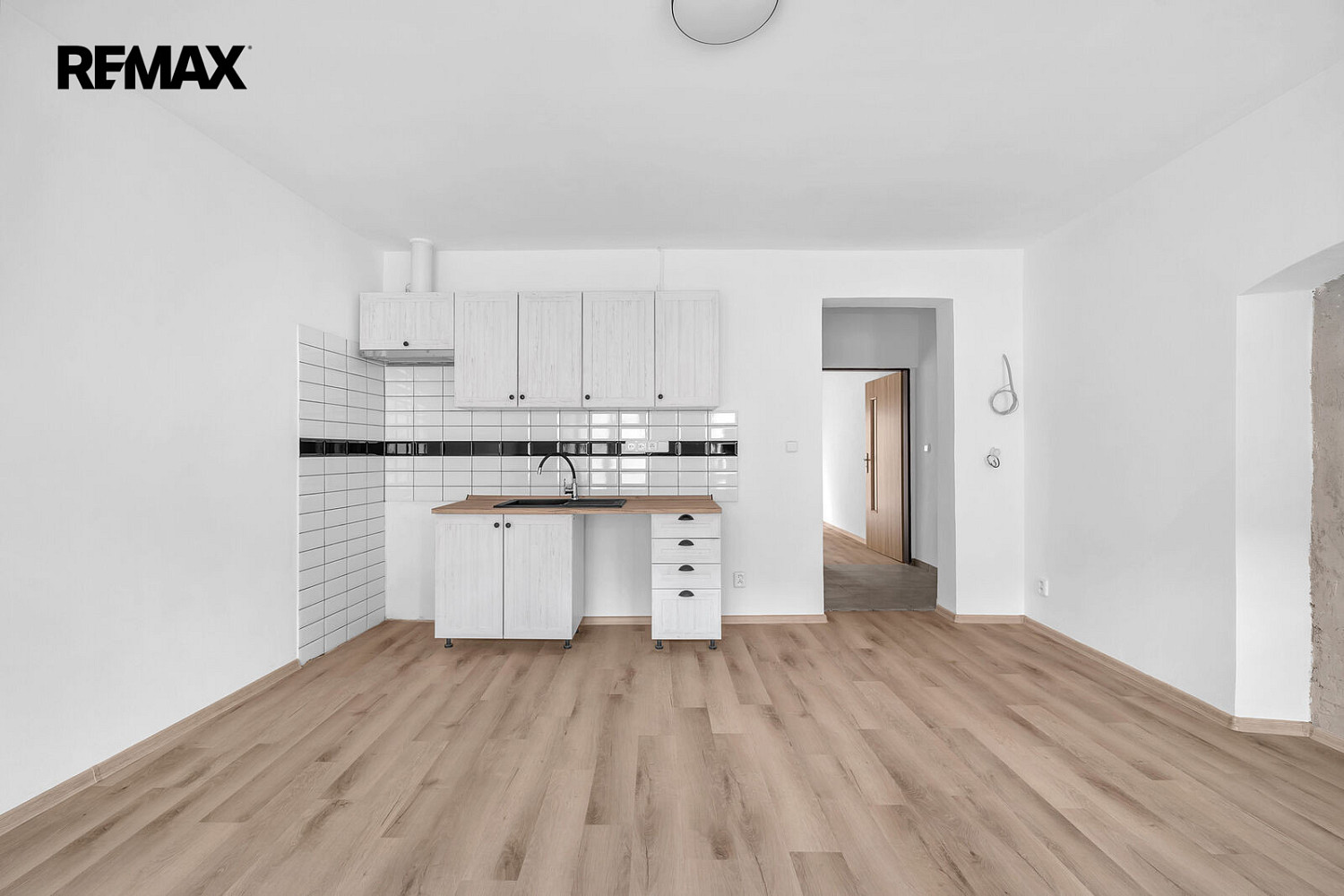 Pronájem bytu 2+kk 44 m² – fotografie 4