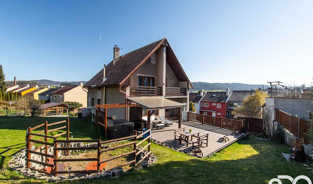 Prodej domu 300 m² s pozemkem 1 852 m², Liberec – náhled fotky 3