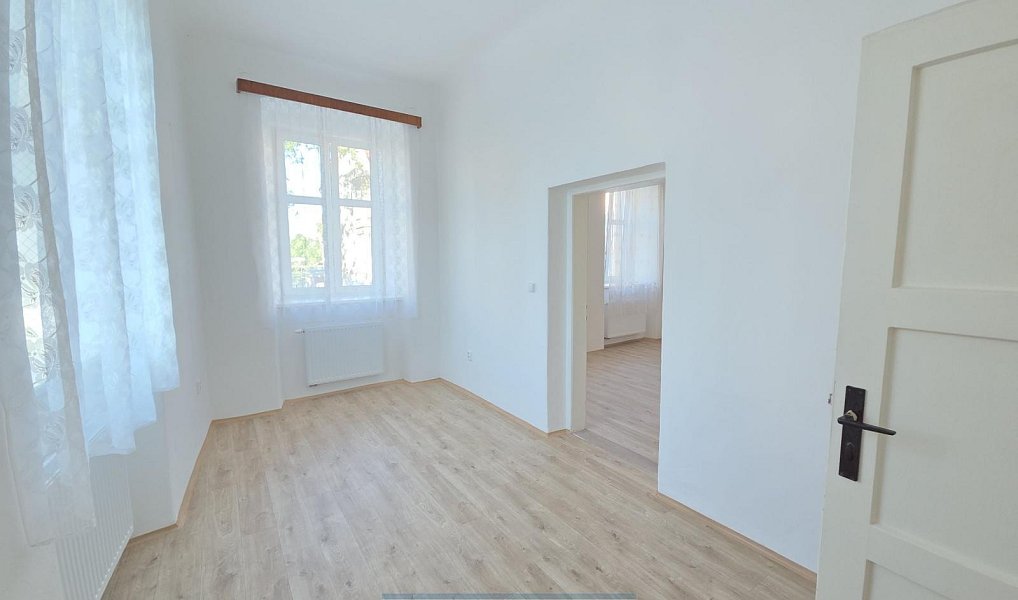 Pronájem bytu 2+1 54 m², Krnov – náhled fotky 11