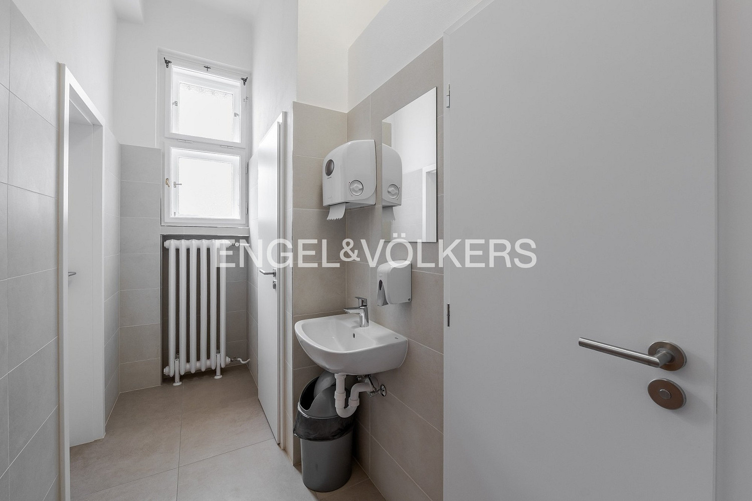Pronájem kanceláře 58 m² – fotografie 5