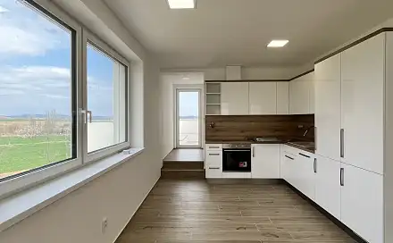 Pronájem bytu 4+kk 108 m², Jabloňová, Bučovice - Kloboučky, okres Vyškov