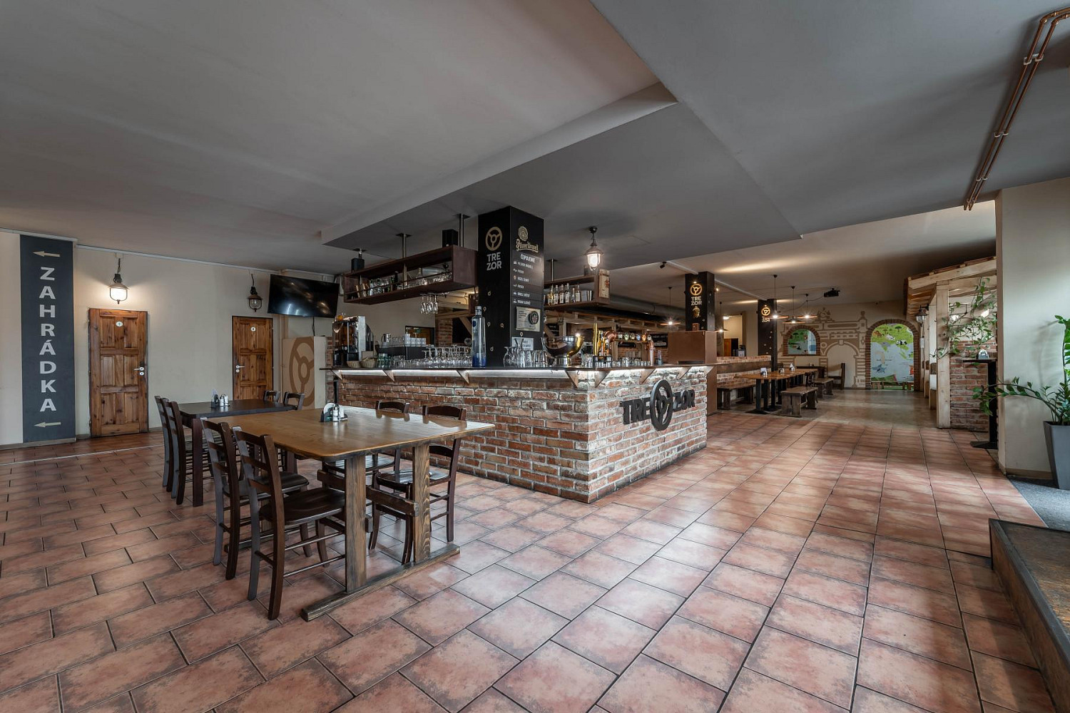 Pronájem restaurace 610 m² – pohled 3